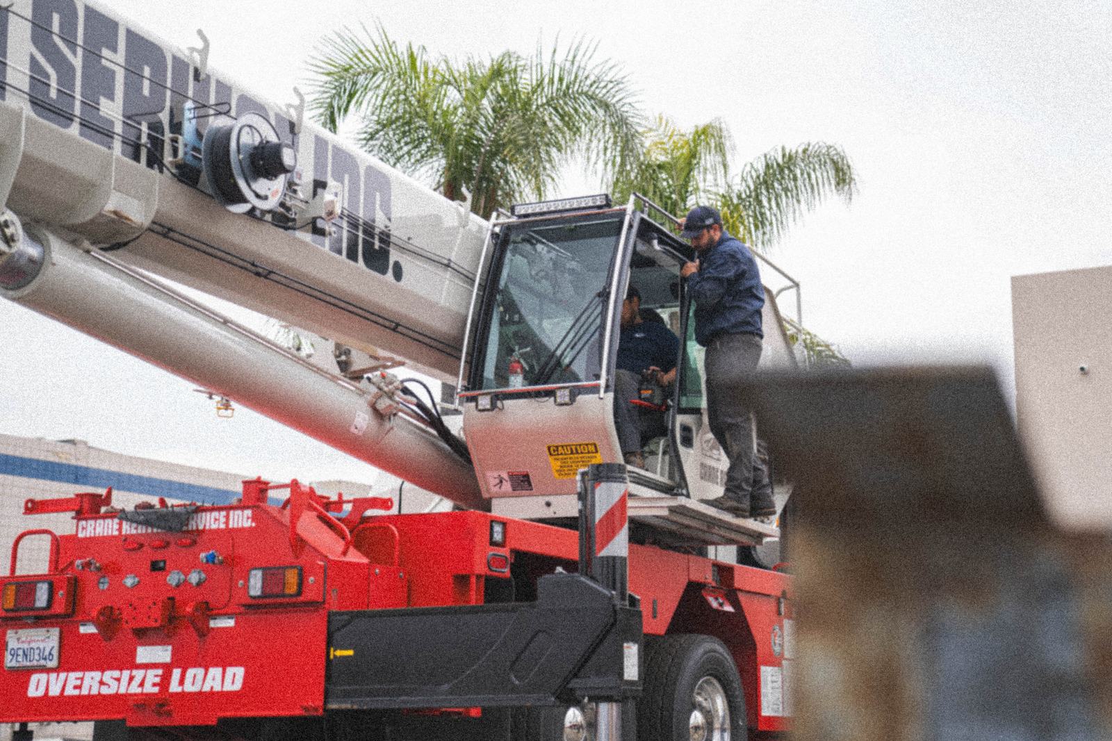 How Heavy Equipment Dealers Market Parts and Service With Video