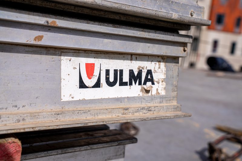 Close on the ULMA plate stamped into a formwork beam